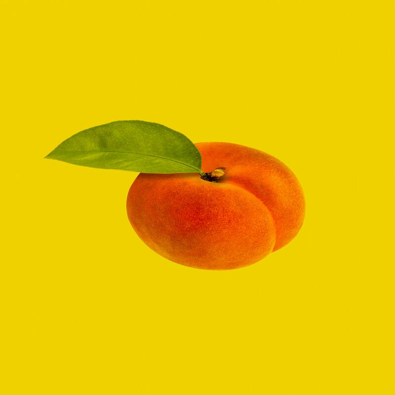 Buy farm-fresh juicy peaches online from Swat orchards